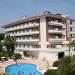Готель Gran Garbi Mar & Aquasplash 4*