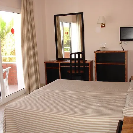 Gran Garbi Mar & Aquasplash Hotel 4*